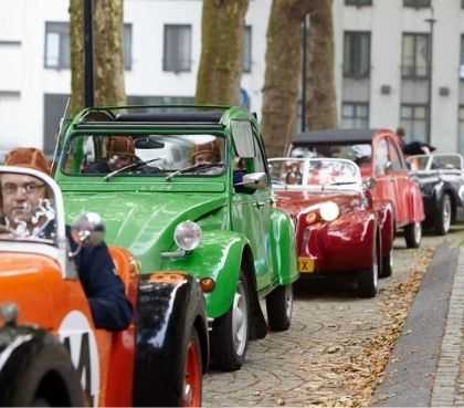 Car Rally in spraakmakend Maastricht