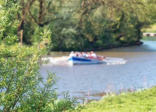 Huur een sloep over de maas groeps activiteit